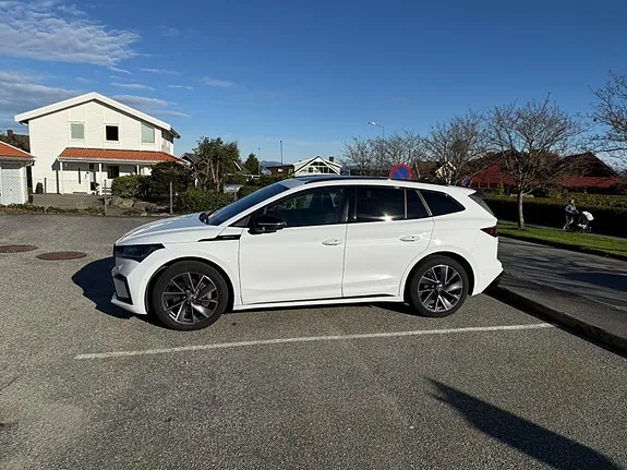 Skoda Enyaq 2022 photo 4