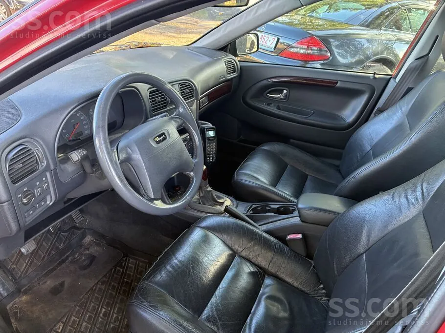 Volvo V40 2001 photo 2