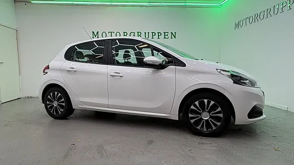 Peugeot 208 2016 photo 3