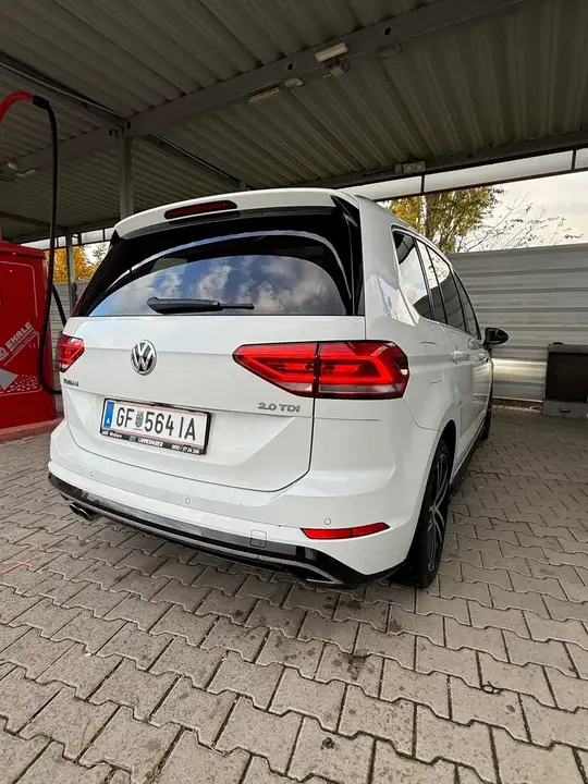 Volkswagen Touran 2017 photo 3