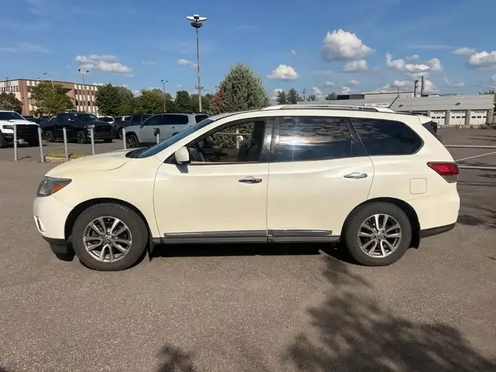 Nissan Pathfinder 2016 photo 2