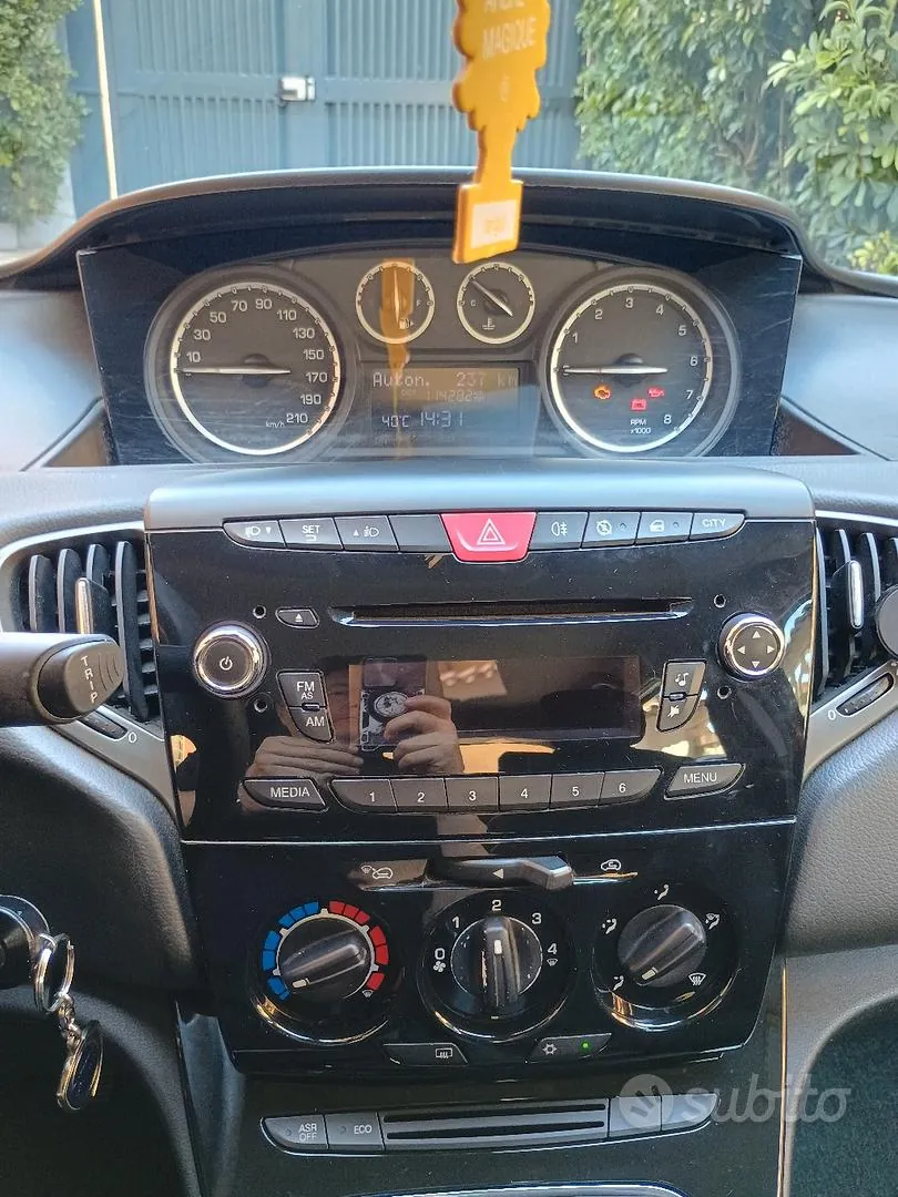 Lancia Ypsilon 2011 photo 3