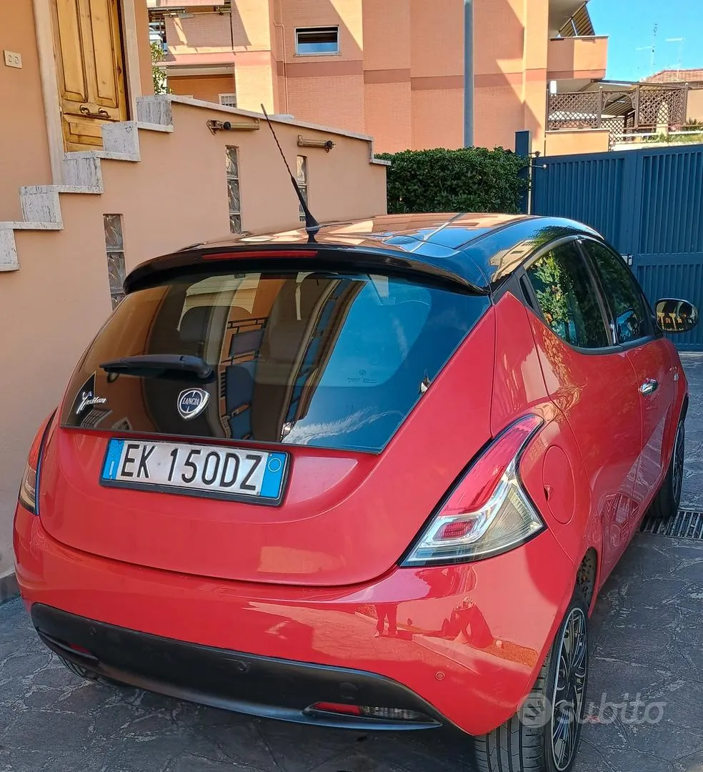 Lancia Ypsilon 2011 photo 2