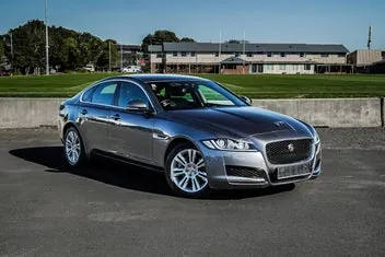 Jaguar Xf 2016 photo 2