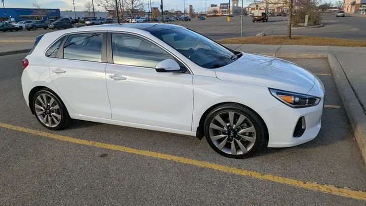 Hyundai Elantra 2018 photo 3