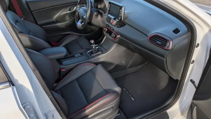 Hyundai Elantra 2018 photo 5