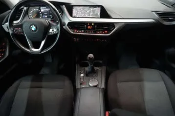 BMW 1 Series 2022 photo 3