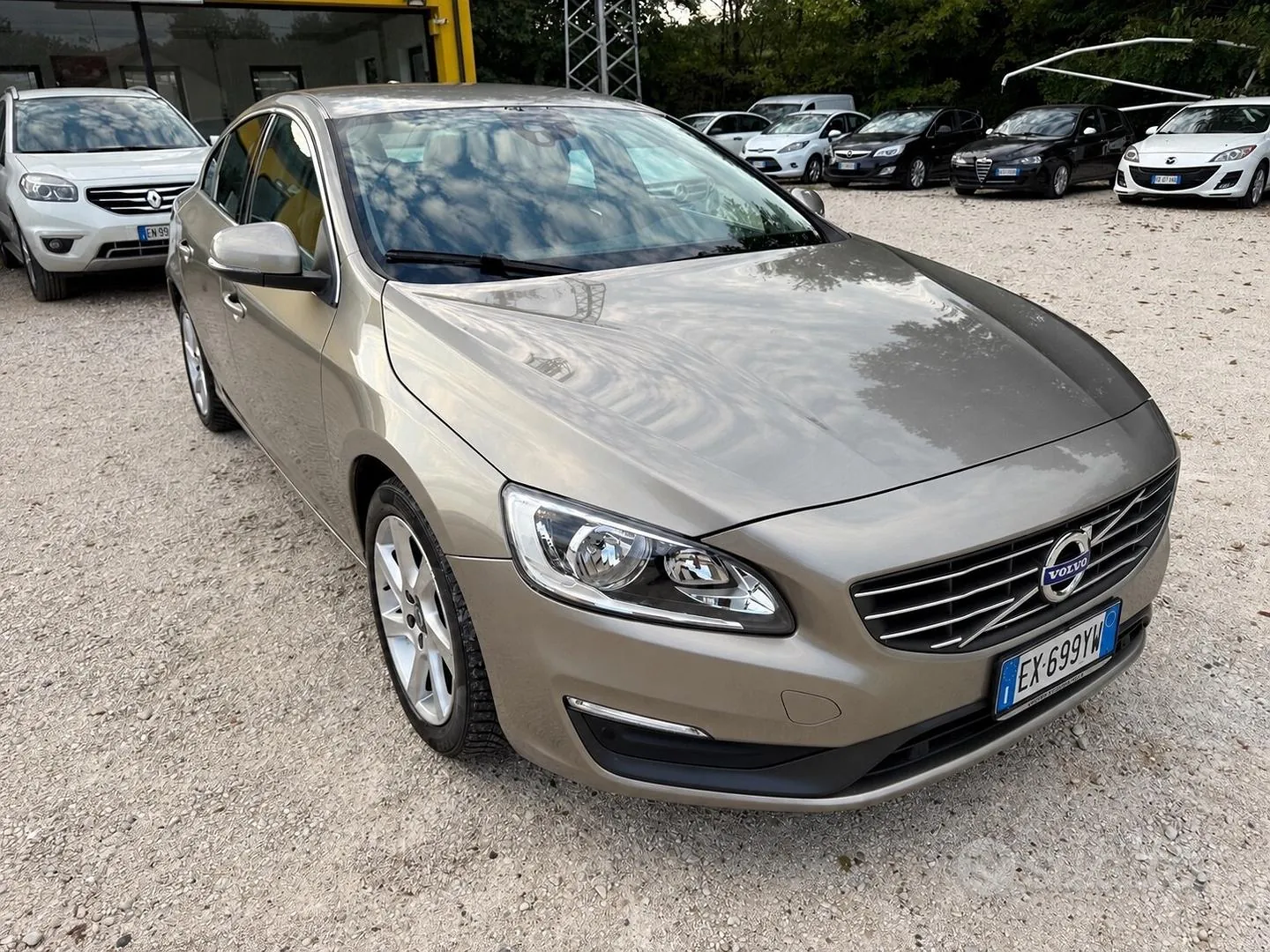 Volvo S60 2015 photo 2