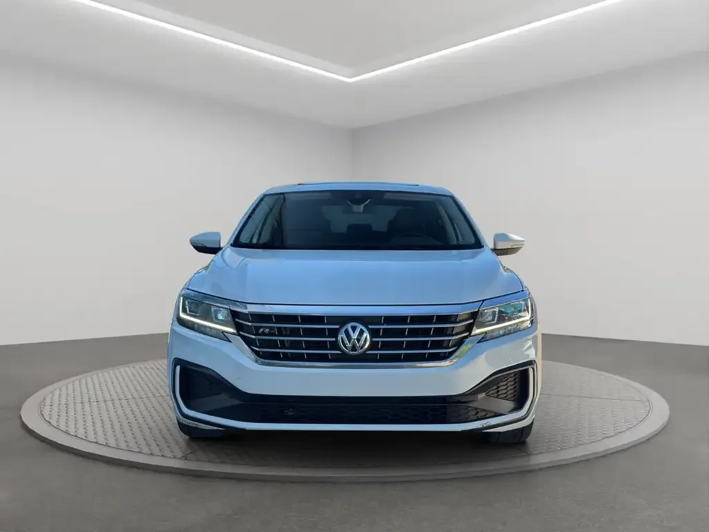 Volkswagen Passat 2020 photo 2