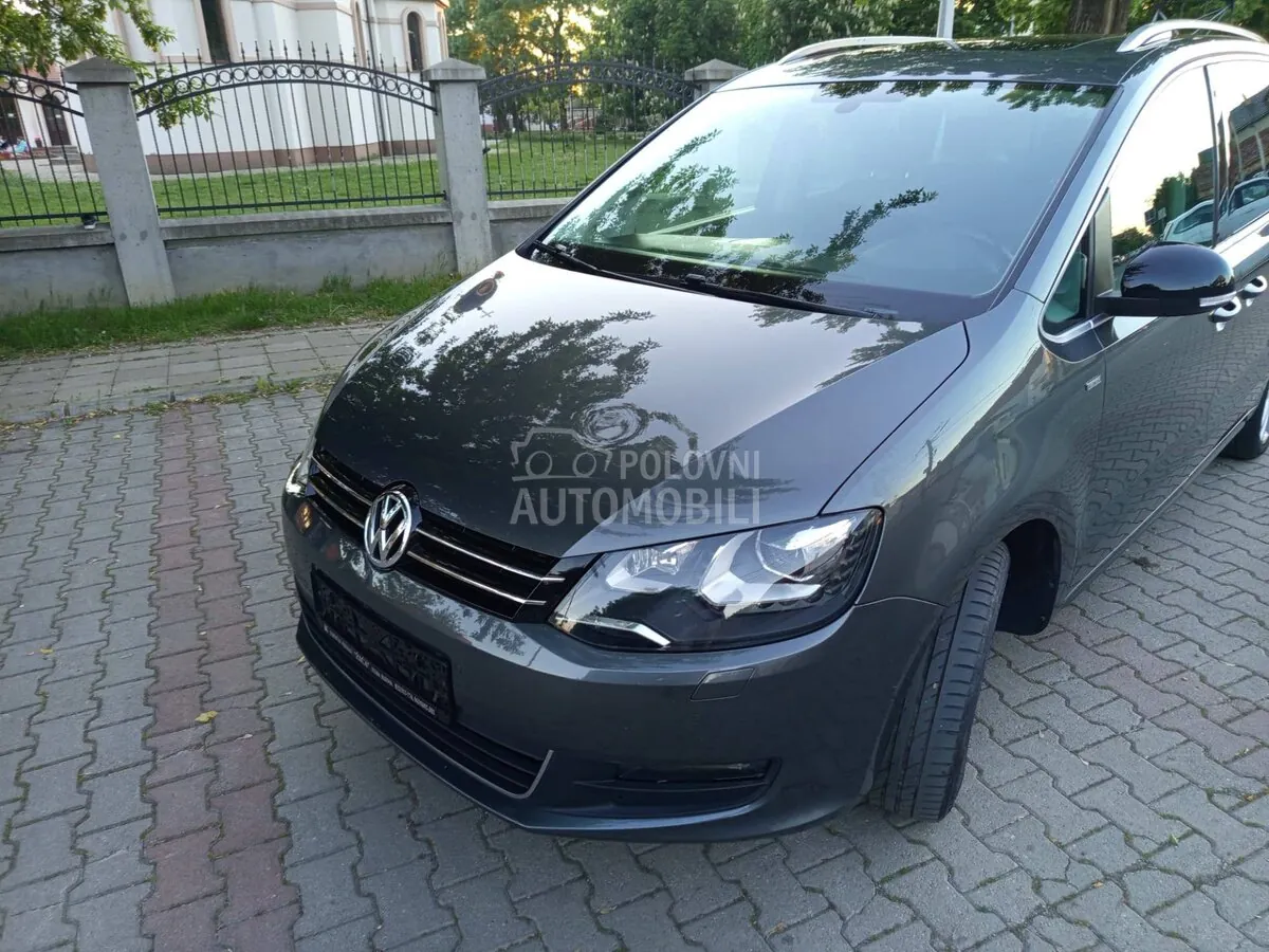 Volkswagen Sharan 2012 photo 2