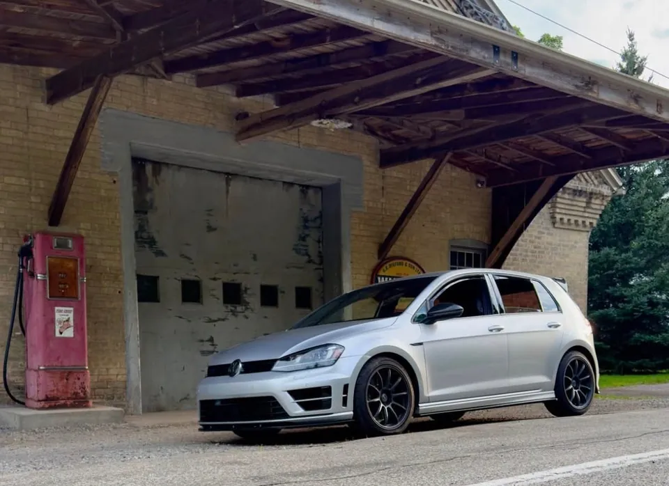 Volkswagen Golf R 2017 photo 2