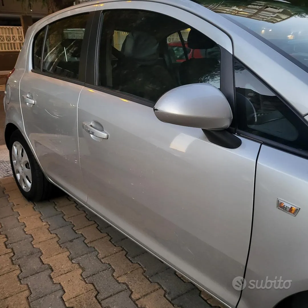 Opel Corsa 2011 photo 4