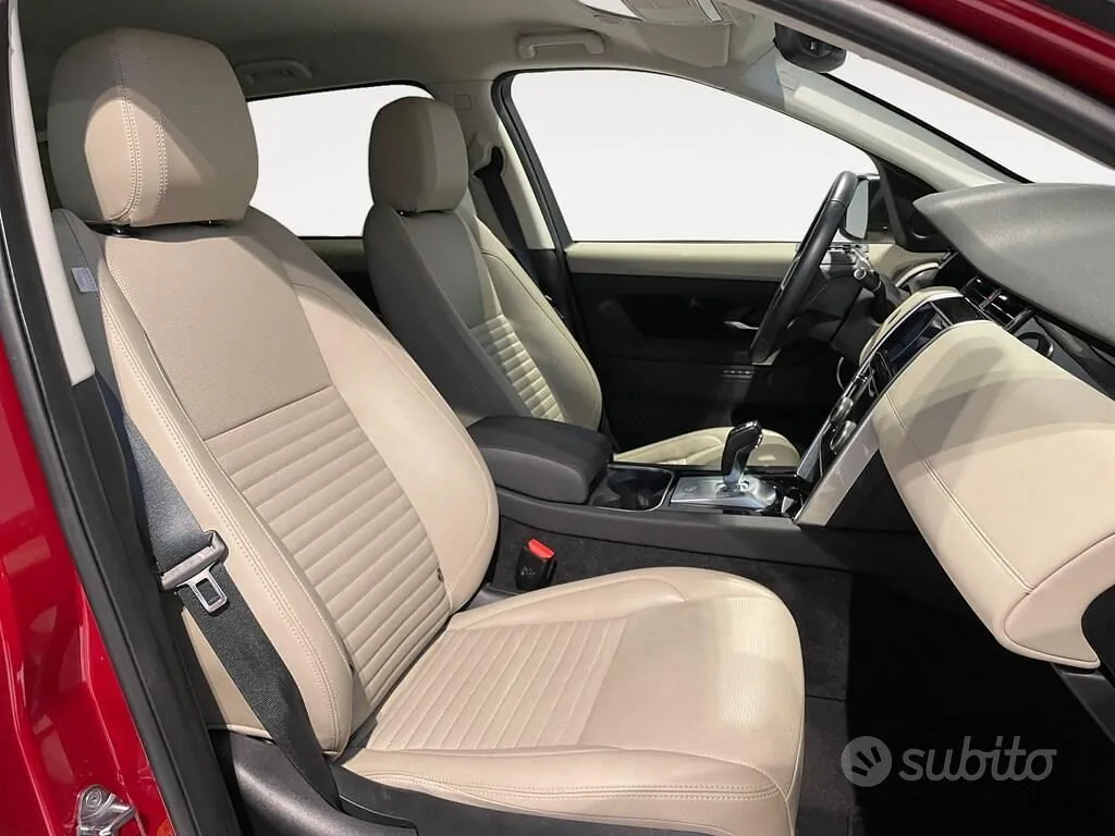 Land Rover Discovery Sport 2022 photo 4