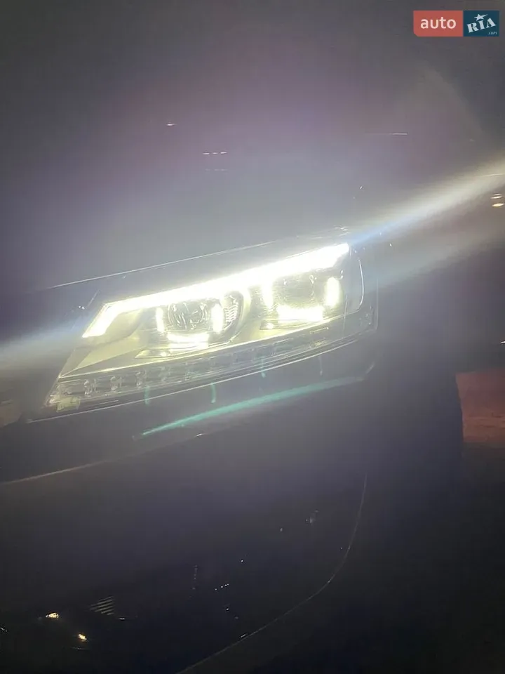 Volkswagen Passat 2011 photo 5