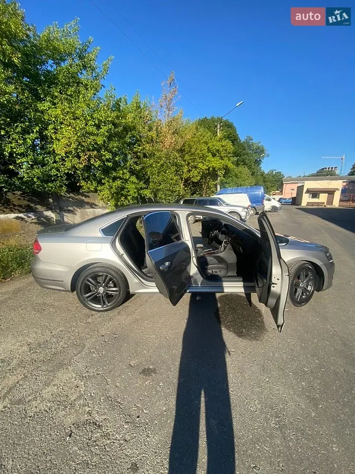 Volkswagen Passat 2011 photo 3