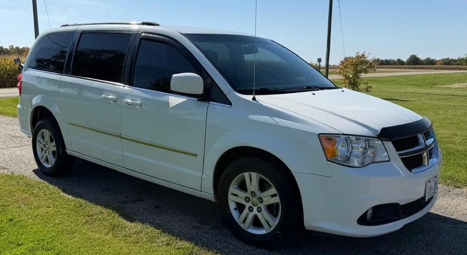 Dodge Grand Caravan 2017 photo 3