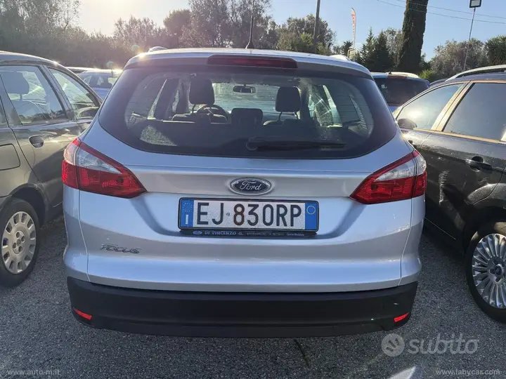 Ford Focus 2011 photo 3