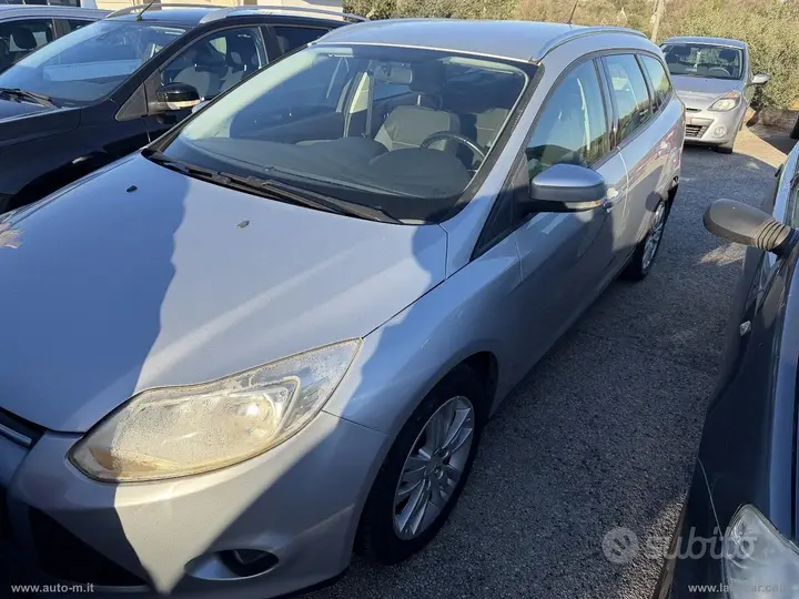 Ford Focus 2011 photo 2