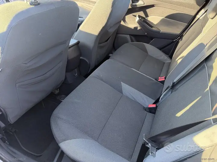 Ford Focus 2011 photo 4