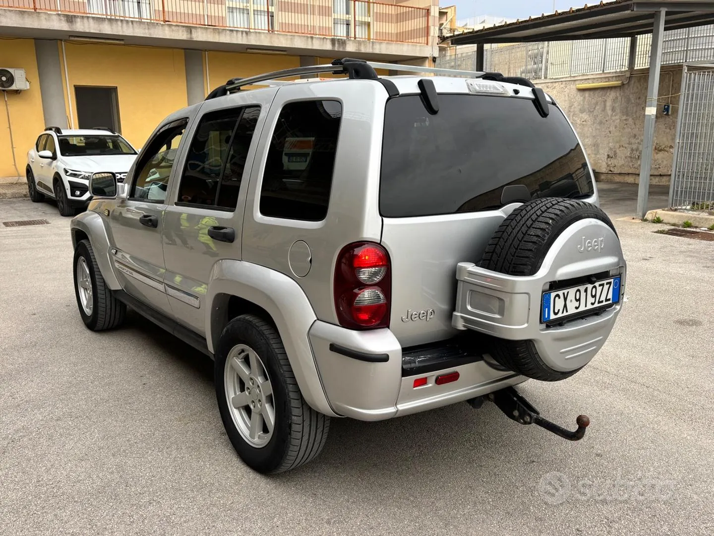 Jeep Cherokee 2005 photo 4