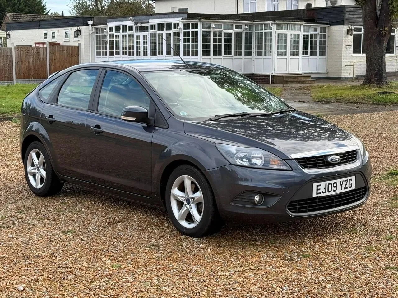 Ford Focus 2009 photo 2