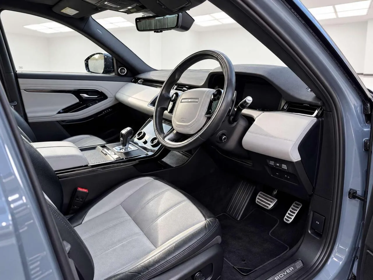 Land Rover Range Rover Evoque 2020 photo 2