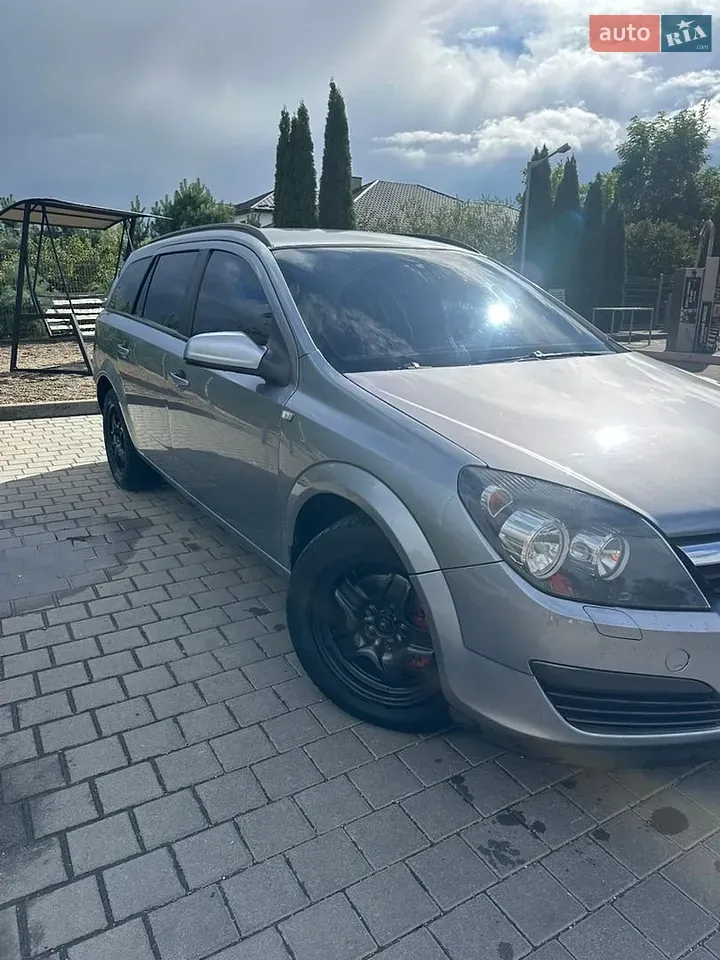 Opel Astra Gtc 2005 photo 4