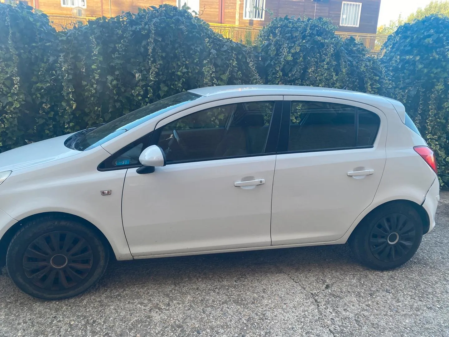 Opel Corsa 2011 photo 3