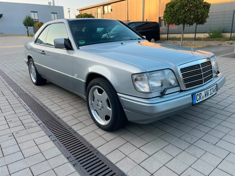Mercedes-Benz E320