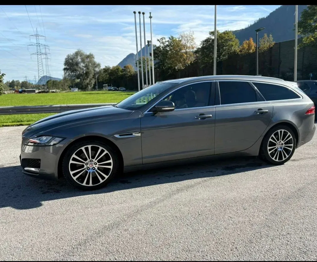 Jaguar Xf 2017 photo 3