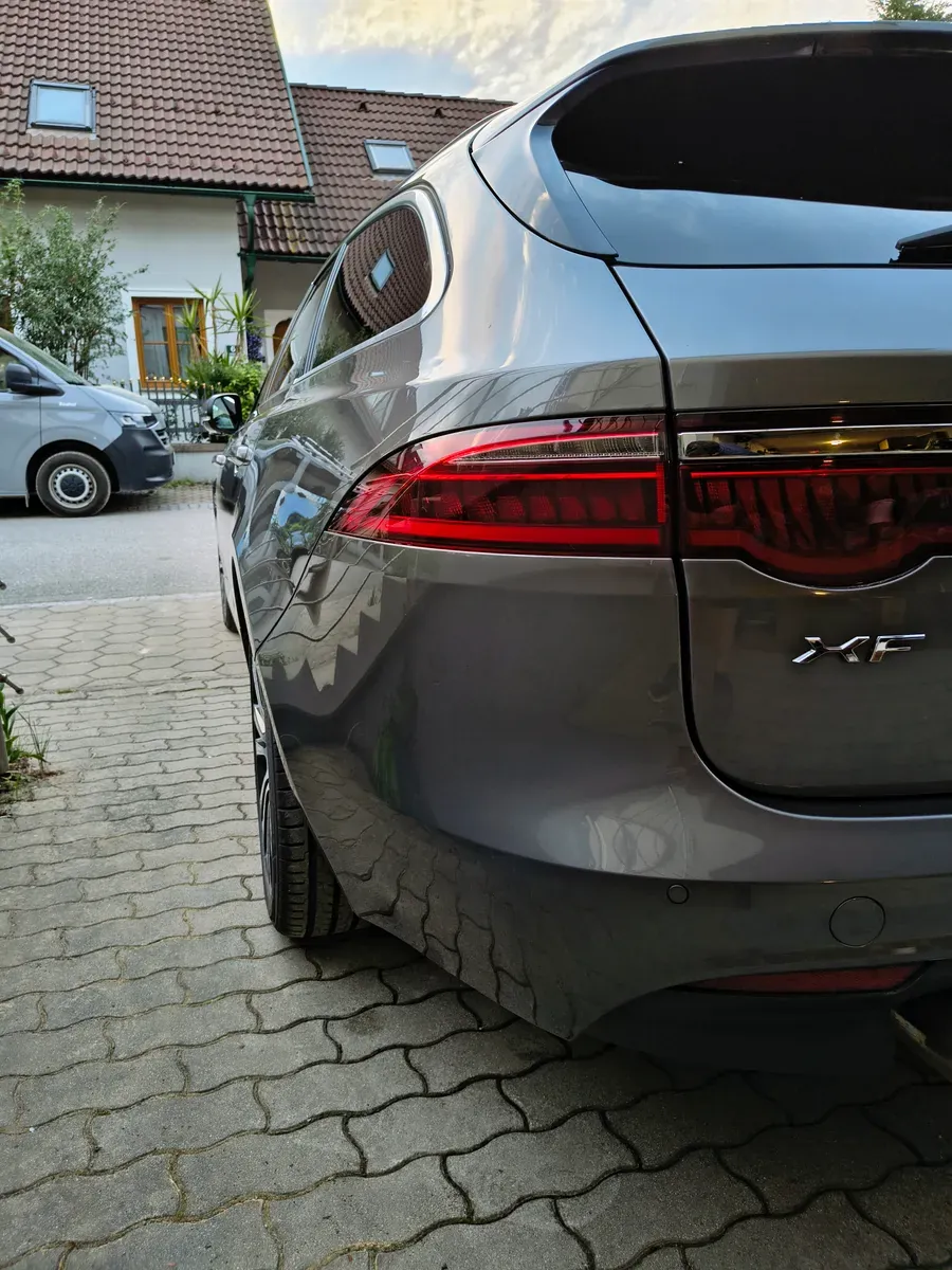 Jaguar Xf 2017 photo 2