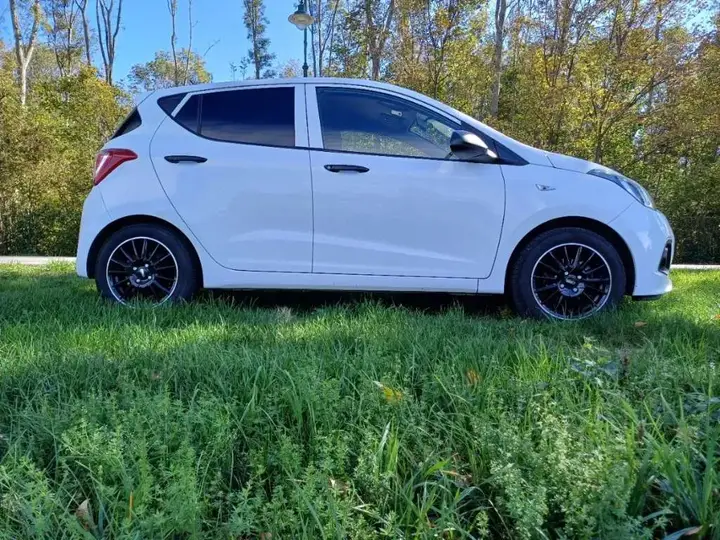 Hyundai I10 2015 photo 2