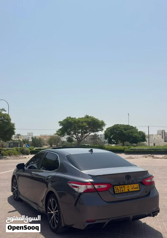 Toyota Camry 2020 photo 2