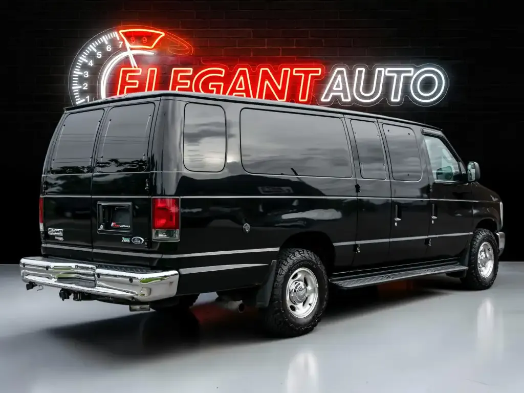 Ford E-350 2013 photo 5