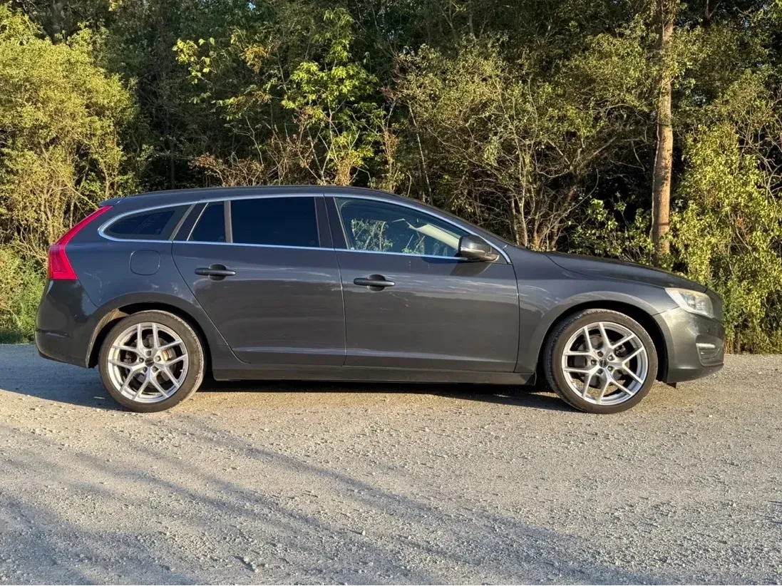 Volvo V60 2015 photo 3