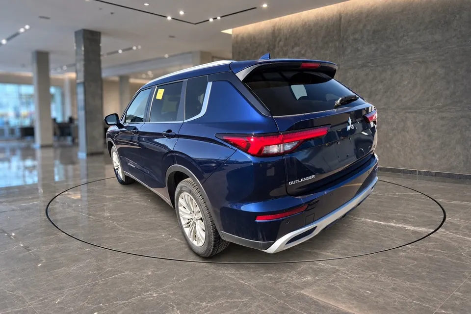 Mitsubishi Outlander 2023 photo 4