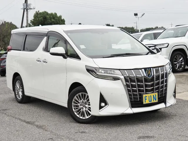 Toyota Alphard 2023 photo 3