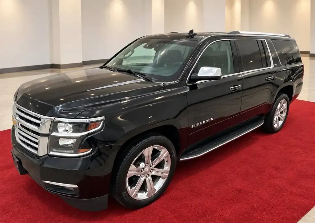 Chevrolet Suburban 2016 photo 2