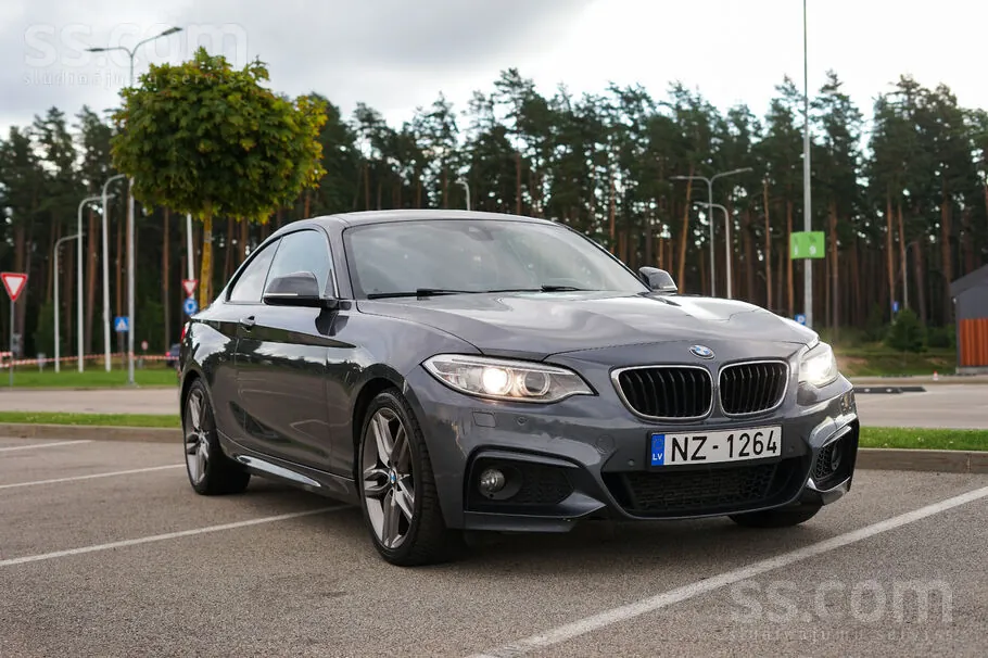 BMW F22 2016 photo 2