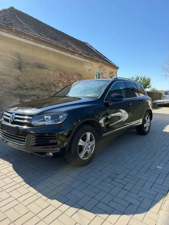 Volkswagen Touareg 2012 photo 3