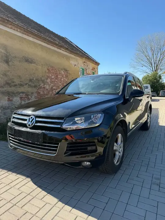 Volkswagen Touareg 2012 photo 2