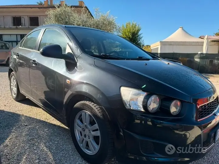 Chevrolet Aveo 2012 photo 3