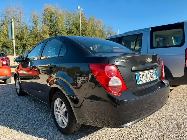 Chevrolet Aveo 2012 photo 4