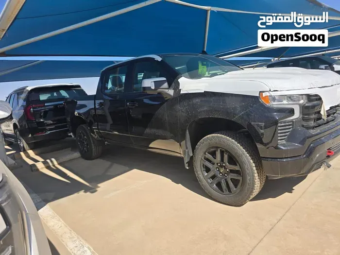Chevrolet Silverado 2026 photo 2