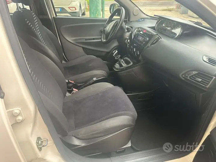 Lancia Ypsilon 2012 photo 5