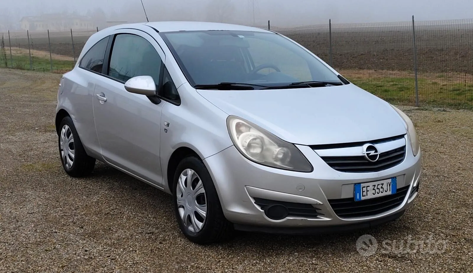 Opel Corsa 2011 photo 2