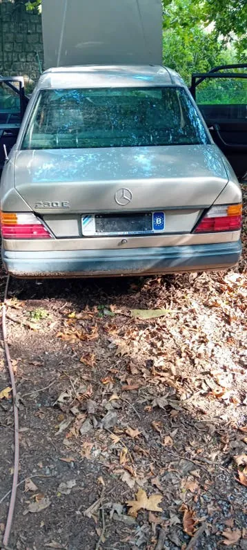 Mercedes-Benz W124