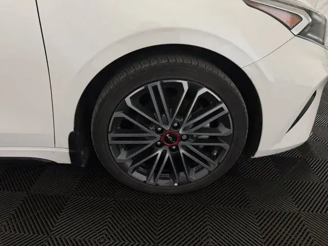 Kia Forte 2023 photo 4