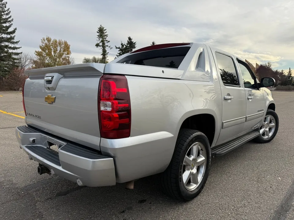 Chevrolet Avalanche 2013 photo 2