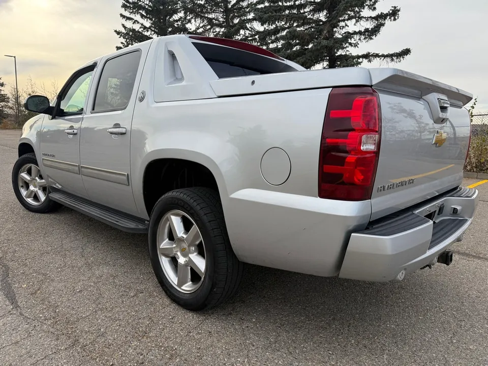 Chevrolet Avalanche 2013 photo 3